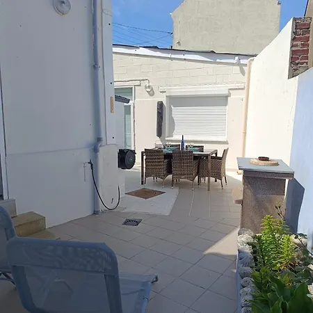 Petite Maison De Pecheur La Chandaste Holiday home *